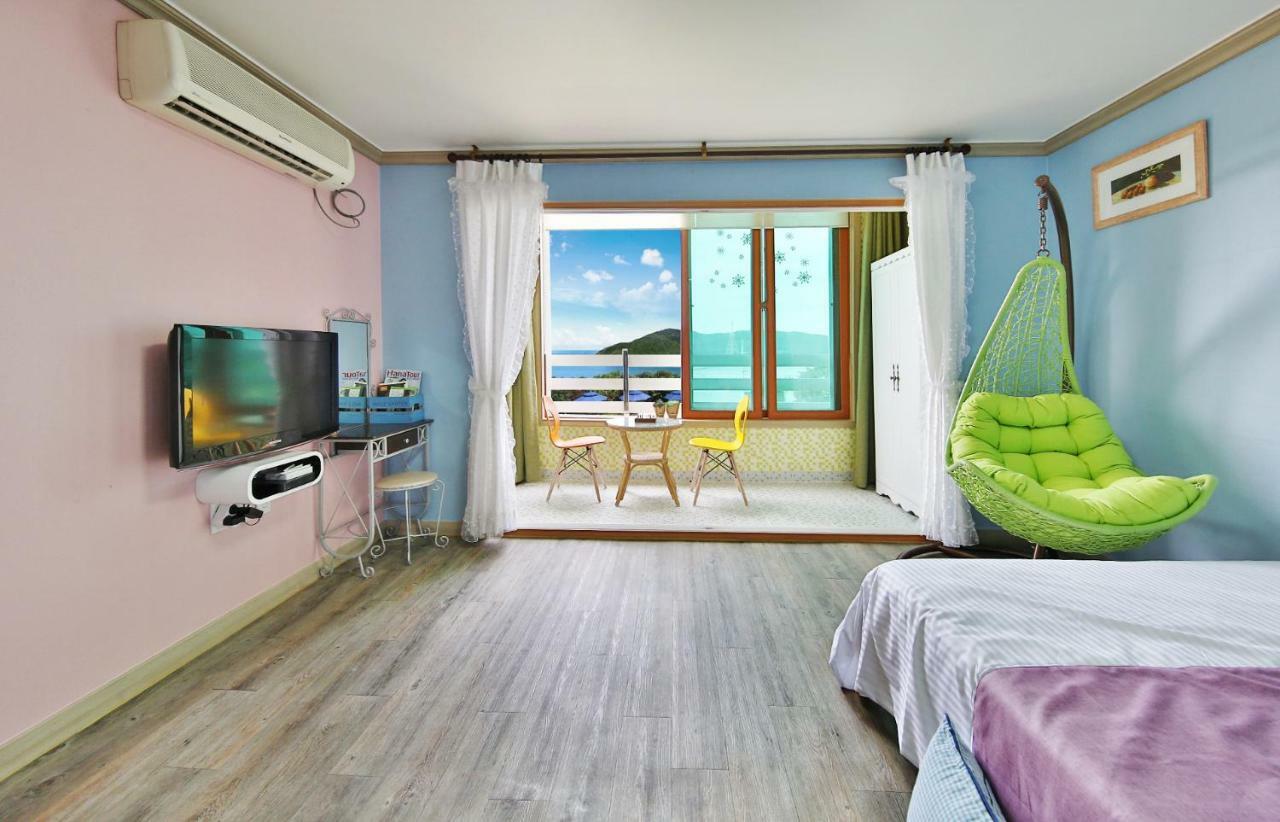 Tongyeong Paper Island Pension Экстерьер фото