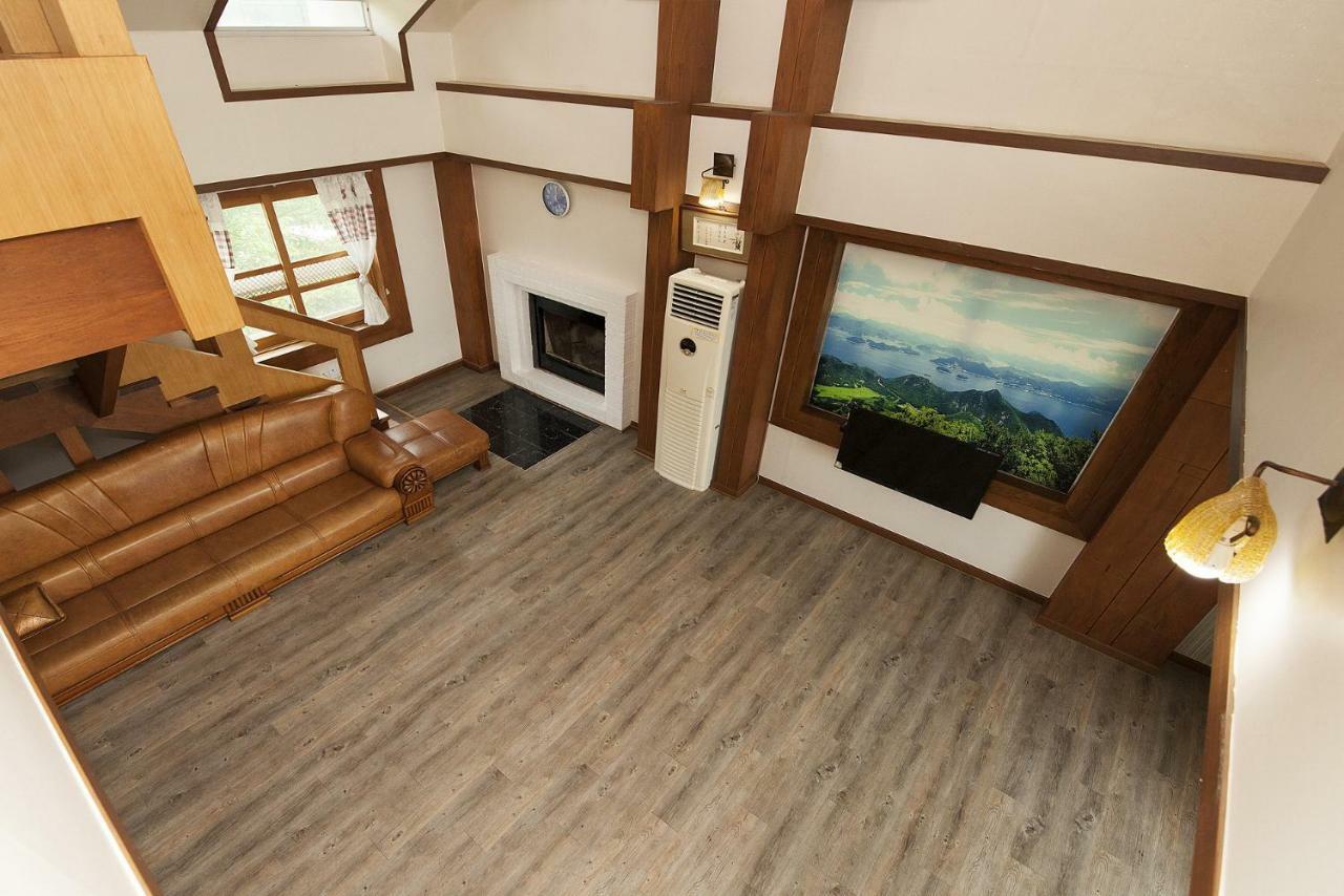 Tongyeong Paper Island Pension Экстерьер фото