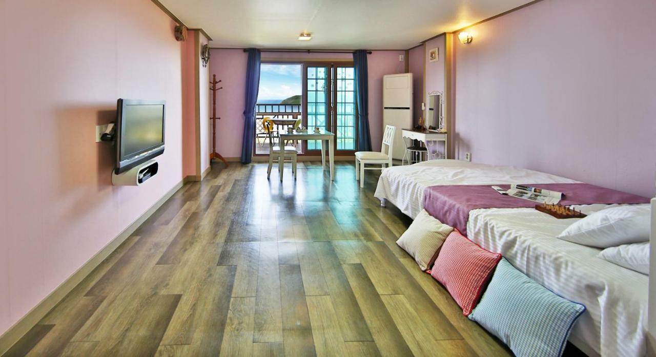 Tongyeong Paper Island Pension Экстерьер фото