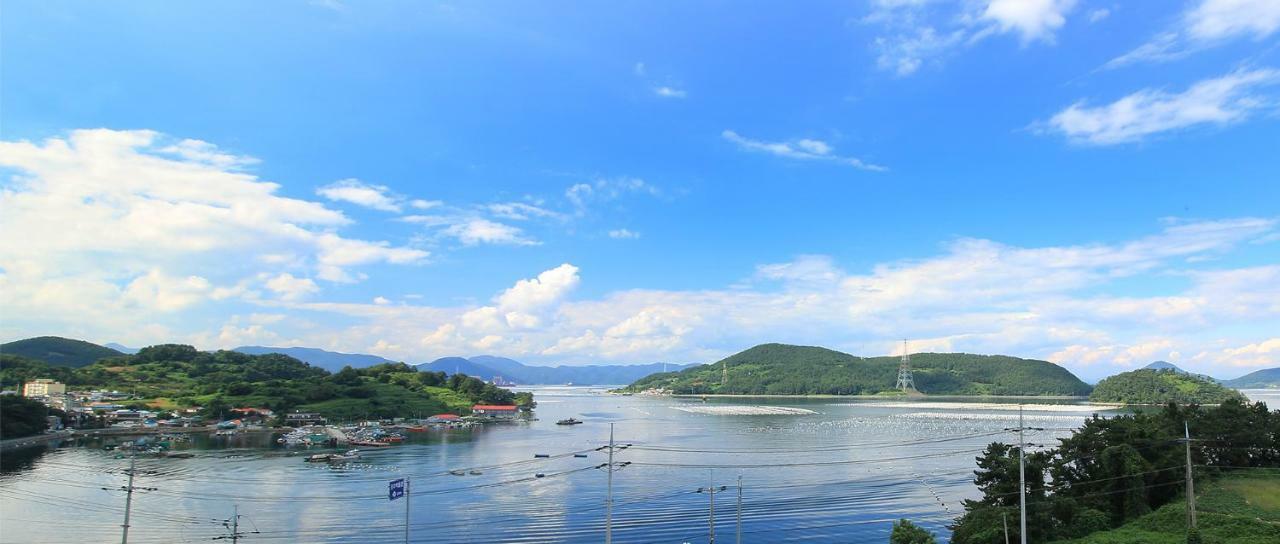 Tongyeong Paper Island Pension Экстерьер фото