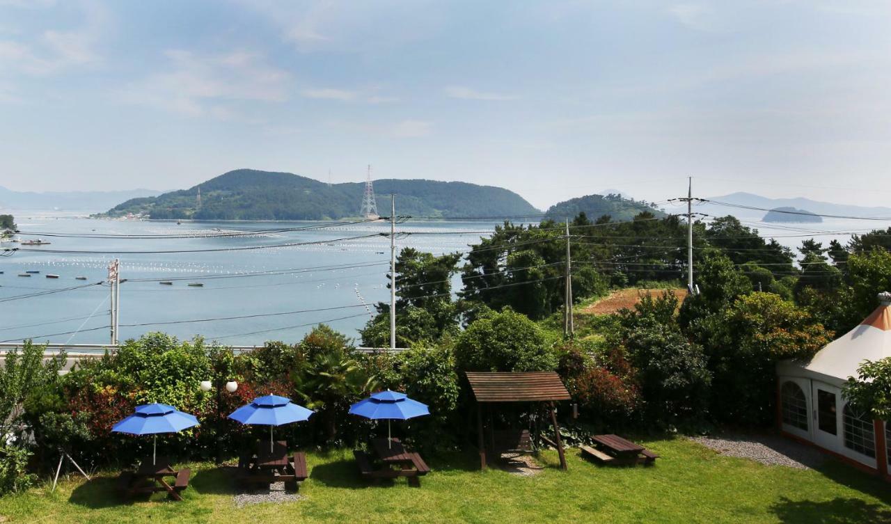 Tongyeong Paper Island Pension Экстерьер фото